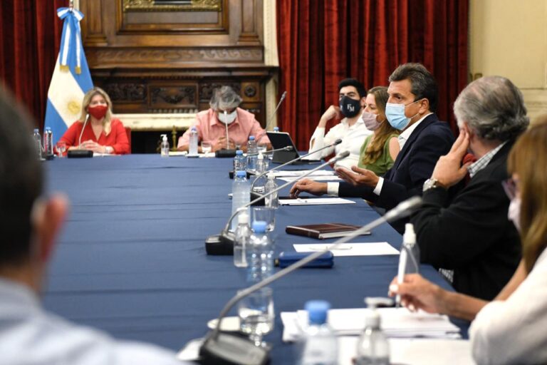los-sueldos-mejoraran-77-con-el-proyecto-de-ley-de-ganancias-202507Th-172542-81e6.jpg