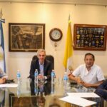 mario-meoni-se-reunio-con-sasia-y-sindicalistas-ferroviarios-para-delinear-un-si-202507Fr-191821-7bae.jpg