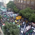 metalurgicos-de-la-uom-y-mecanicos-de-smata-se-plantaron-en-el-ministerio-de-pro-202507Fr-192427-c1b4.jpg