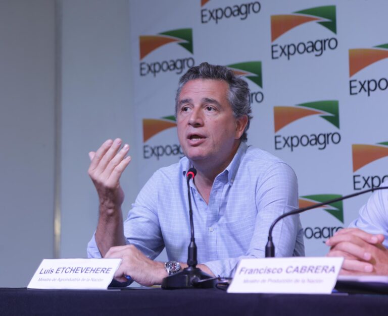 ministro-de-agroindustria-luis-etchevehere-cerro-el-plenario-de-economias-region-202507We-170134-17dd.jpg