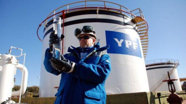 otro-escandalo-para-ypf-sube-precios-pero-subsidia-perdidas-de-aesa-202507Th-173446-6936.jpg