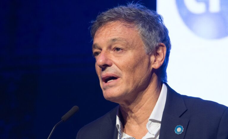 para-desactivar-un-duro-reclamo-sectorial-cabrera-compromete-el-acuerdo-con-el-f-202507Th-162532-1b4a.jpg