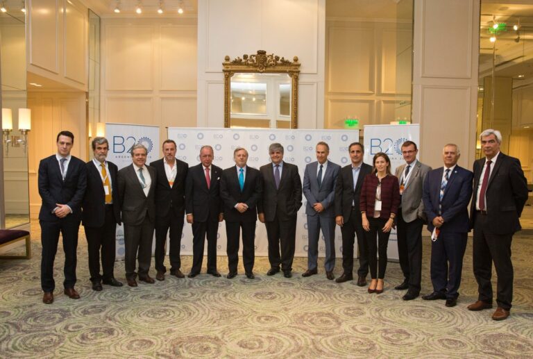 para-el-g6-los-impuestos-son-la-principal-traba-para-las-inversiones-202507Mo-224119-7e9e.jpg