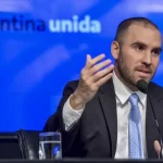 para-evitar-una-devaluacion-guzman-apuesta-a-leyes-pro-exportaciones-202507Th-164150-8af8.webp