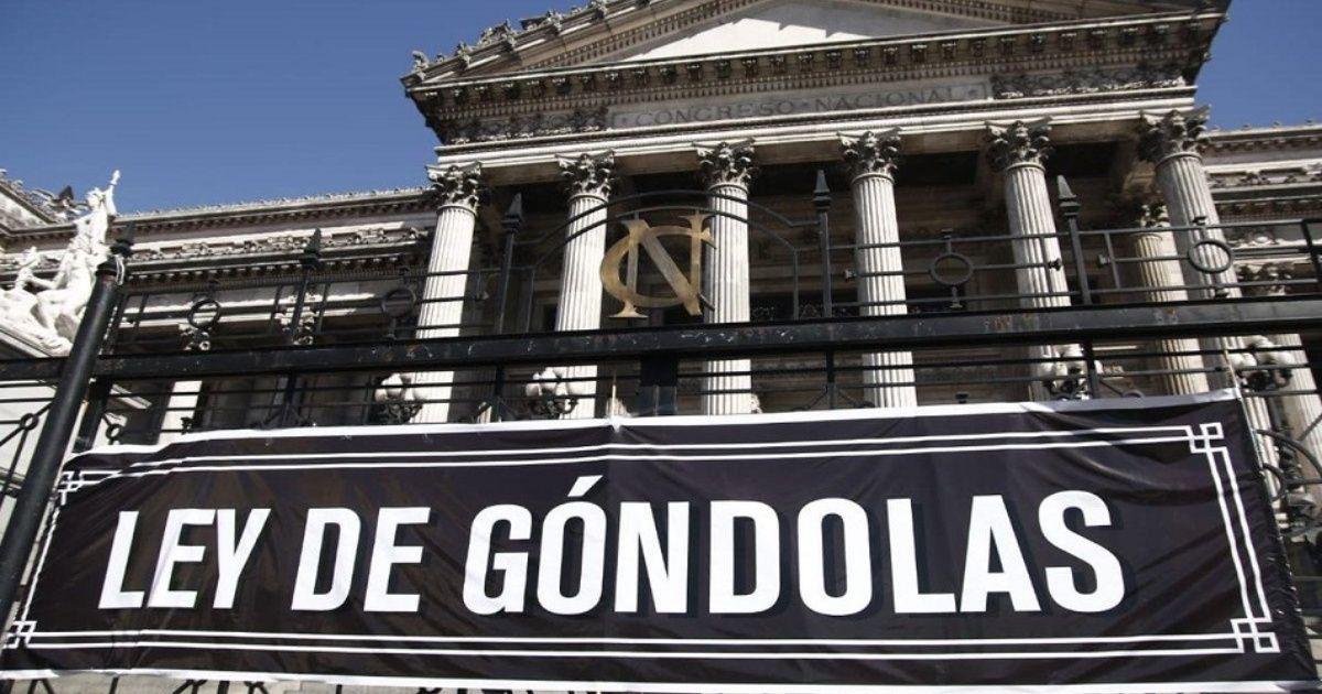 piden-que-se-reglamente-urgentemente-la-ley-de-gondolas-202507Sa-205422-4573.jpg