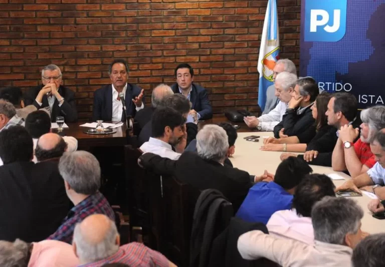 pj-gioja-y-scioli-lanzaron-la-mesa-empresaria-justicialista-202507We-015607-cd48.webp