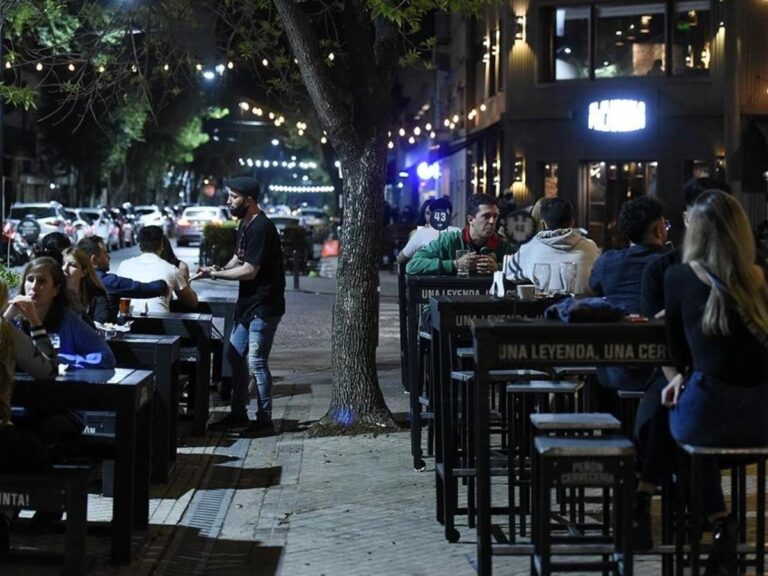 por-tres-meses-bares-y-restaurantes-de-caba-estaran-eximidos-del-pago-de-ingreso-202507Th-171250-4fc2.jpg