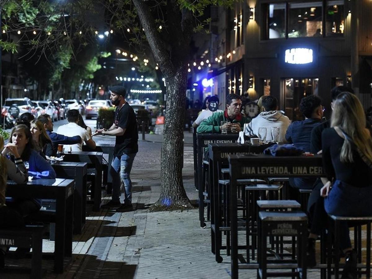 por-tres-meses-bares-y-restaurantes-de-caba-estaran-eximidos-del-pago-de-ingreso-202507Th-171250-4fc2.jpg