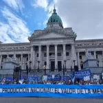 pymes-se-movilizaron-al-congreso-bajo-el-lema-tenemos-memoria-recordando-la-cris-202507Tu-222317-65f1.webp