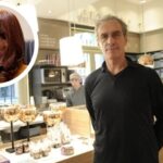 rapa-nui-el-chocolate-amargo-que-une-a-frondizi-con-cristina-kirchner-202507Fr-194036-9eaf.jpg