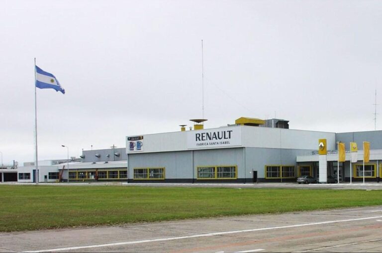 renault-suspendera-a-1800-trabajadores-dos-dias-por-semana-202507Th-160943-a058.jpg