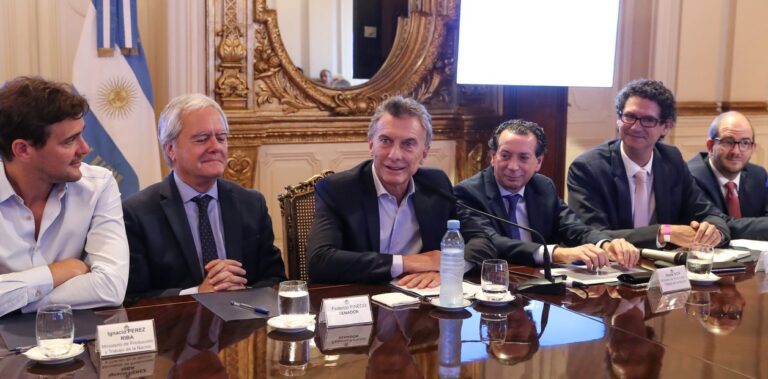 rompecabezas-del-desarrollo-en-la-era-de-las-plataformas-202507Fr-202439-71a9.jpg