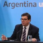 salario-minimo-el-gobierno-cito-a-gremios-y-empresas-para-discutir-los-increment-202507Th-160958-5657.jpg