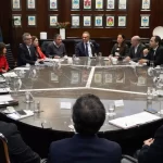 scioli-enfrenta-a-las-empresas-de-consumo-masivo-y-les-pide-garantizar-estabilid-202507Th-154946-20ae.webp