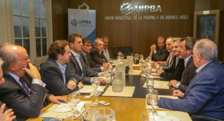 sergio-massa-se-reune-con-la-uipba-y-larga-su-campana-con-las-pymes-202507We-015709-cf8f.jpg