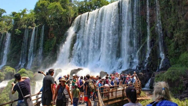 turismo-el-gobierno-lanzo-el-aptur-un-plan-de-auxilio-para-el-sector-202507Mo-195359-ebdf.jpg