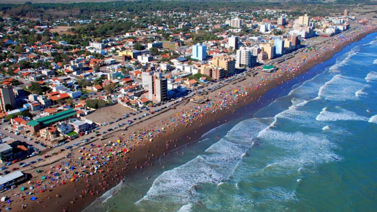 verano-record-destacan-la-temporada-y-la-reactivacion-del-turismo-202507Th-161642-ce73.jpg