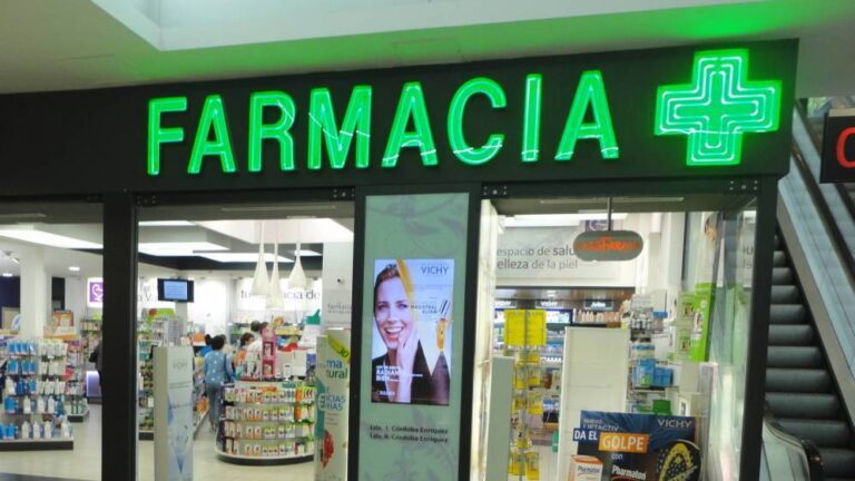 ya-no-hay-remedio-para-la-crisis-en-el-ultimo-ano-cerraron-500-farmacias-en-todo-202507Tu-092549-3d7b.jpg