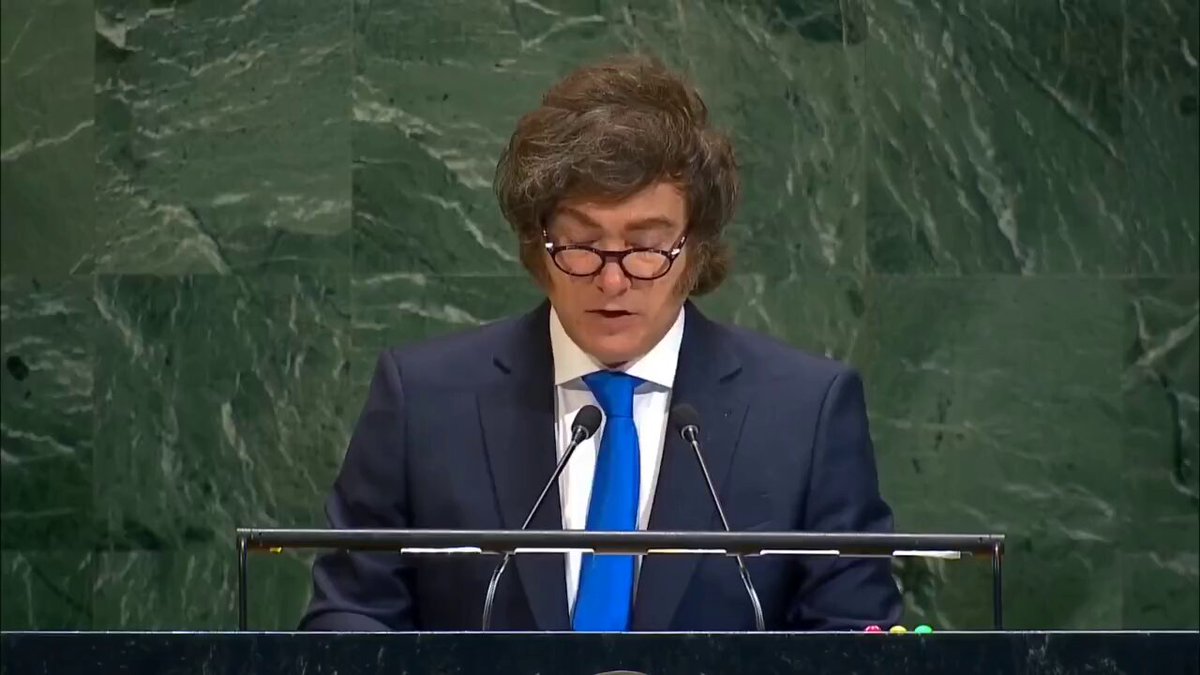 Javier Milei hablando en el estrado de la ONU