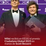 Javier Milei en la gala del Atlantic Council recibiendo el premio de Scott Bessent