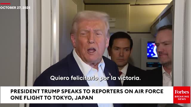 Donald Trump felicitando a Javier Milei