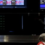 Caída del índice Merval medida en dólares con tendencia negativa en 2025