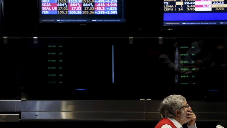 Caída del índice Merval medida en dólares con tendencia negativa en 2025