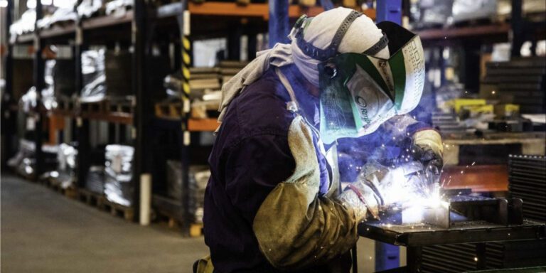 Gráficos sobre la dinámica laboral argentina entre 2023 y 2025