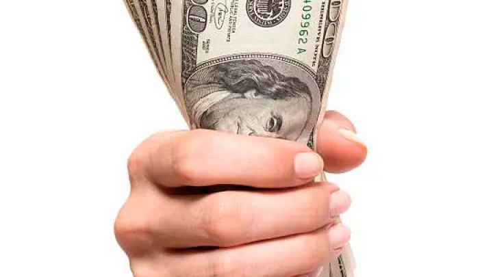 Cotización del dólar cerca de los 1500 pese al swap