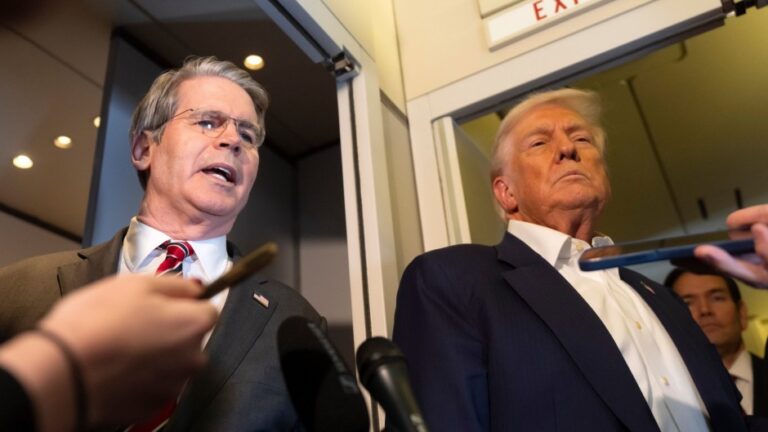 Dólar alcanzando los $1.500 en Argentina