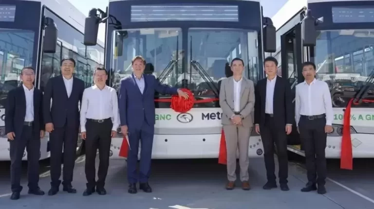 Colectivos King Long impulsados a gas natural comprimido para la flota porteña