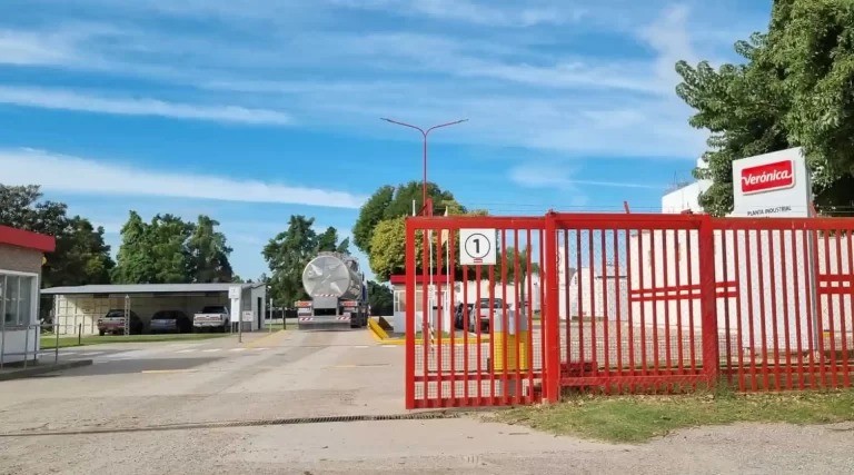 Lácteos Verónica en crisis financiera y de producción