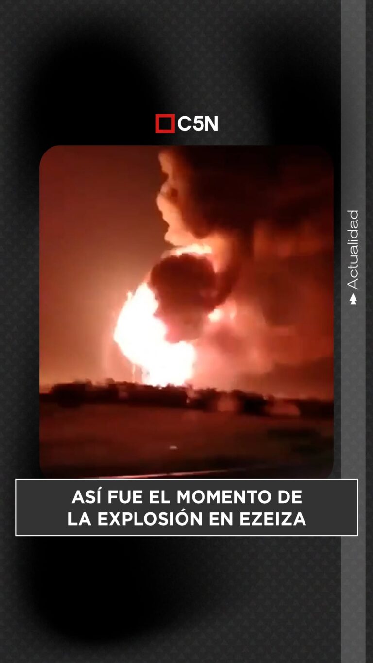 Explosión en fábrica de Ezeiza con humo y dotaciones de bomberos