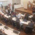 Debate en Concejo municipal sobre la reforma laboral y rechazo sindical