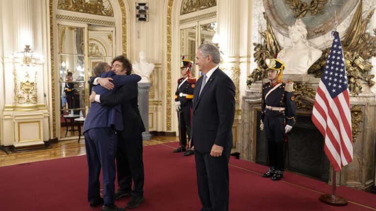 Gobernador de Santa Cruz Claudio Vidal en contexto de la ruptura Milei China