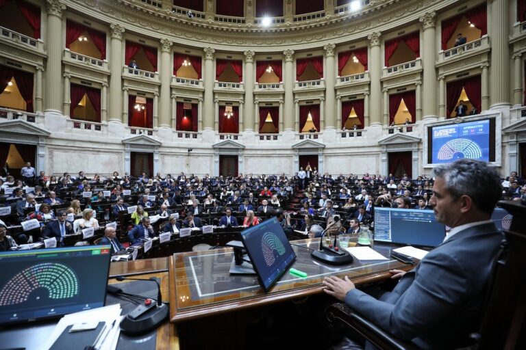 Error bancario con un depósito de 699 mil pesos en cuentas de empleados de la Cámara de Diputados