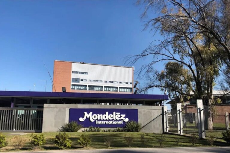 Planta de producción de Mondelez en Tigre con trabajadores afectados por la crisis
