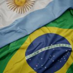 El dólar en Brasil sube y afecta el tipo de cambio en Argentina