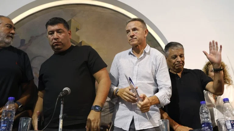 Revés para Milei: la Justicia suspendió más de 80 artículos de la reforma laboral