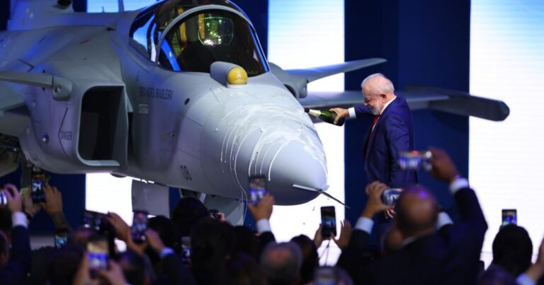 Brasil logra fabricar aviones caza de última generación