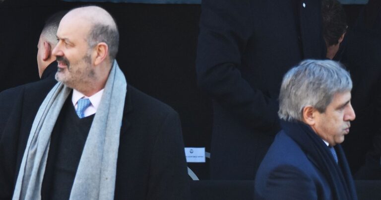 Sturzenegger - Sturzenegger le ofreció el INTI a la UIA pero lo rechazaron