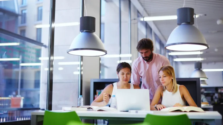 ¿Cómo - ¿Cómo implementar la figura de Colaboradores Independientes en tu Emprendimiento?