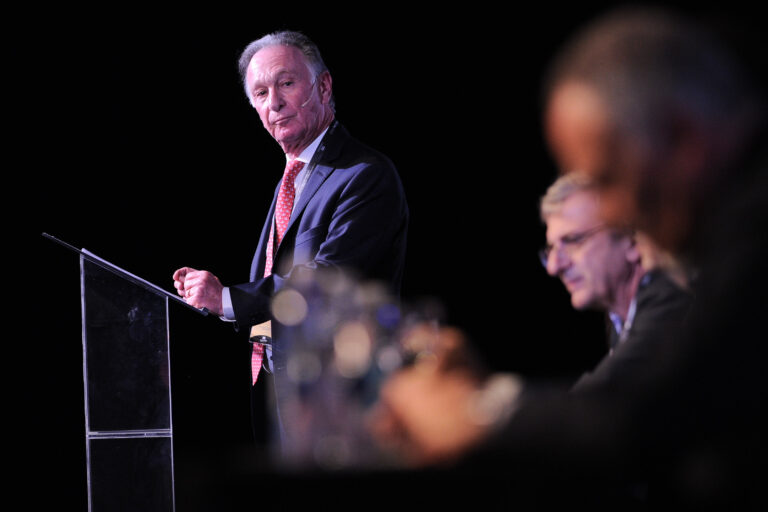 Cámara - La Cámara de la Construcción dijo que se pierden USD 25 mil millones por año por el abandono d elas rutas