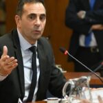 Gobierno - El Gobierno saca al secretario de trabajo para reactivar el consumo via salarios ¿Reconoce la crisis?