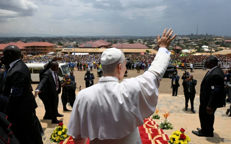 León - León XIV: “El mundo está siendo devastado por un puñado de