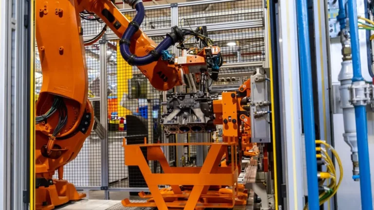 importaciones - Las importaciones "productivas" caen 10% desde 2025