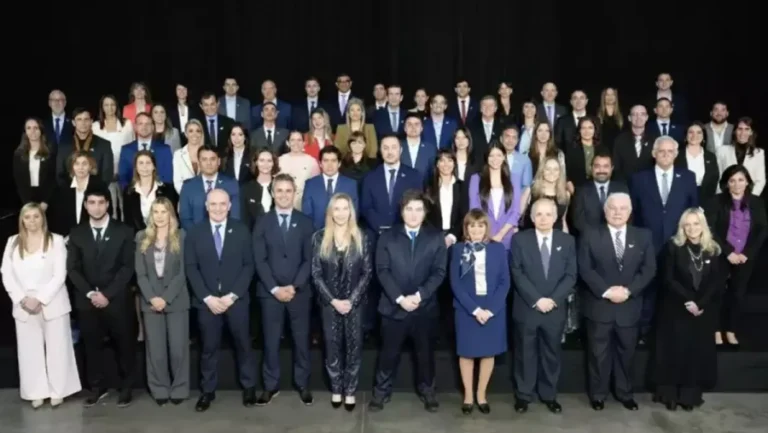 Tres - Tres de cada diez legisladores nacionales de LLA son empresarios | Análisis