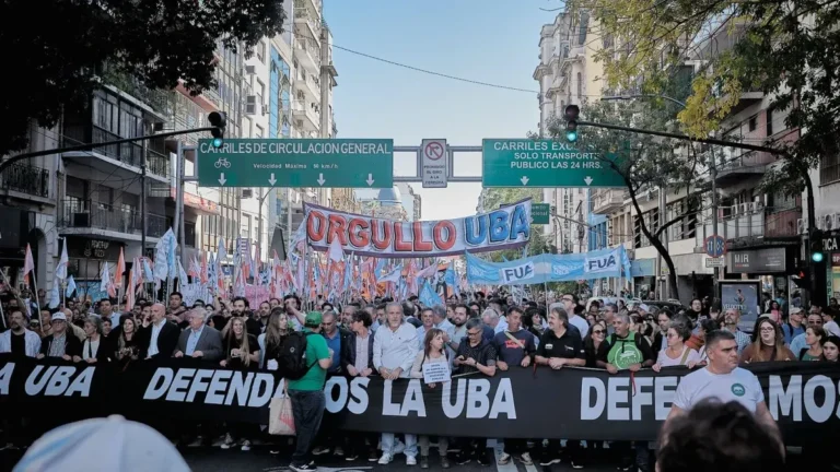 Universidades - Universidades marchan en todo el país contra el ajuste