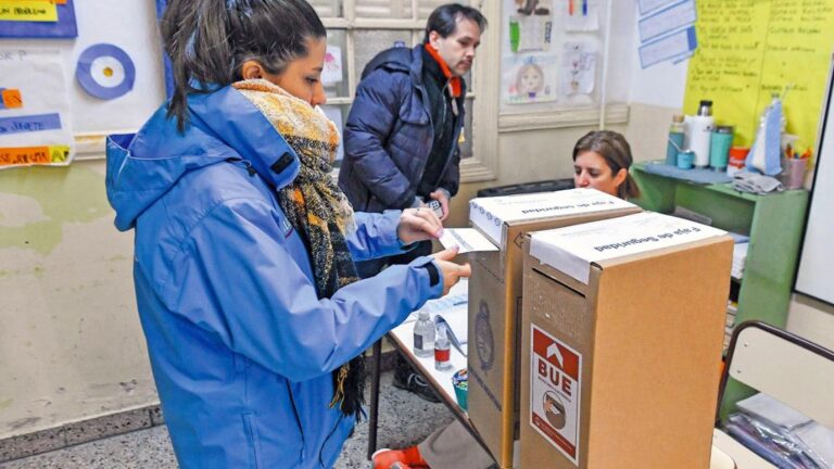 Elecciones - Elecciones 2027: el 71,2% pide un cambio, pero la oposición no define liderazgo