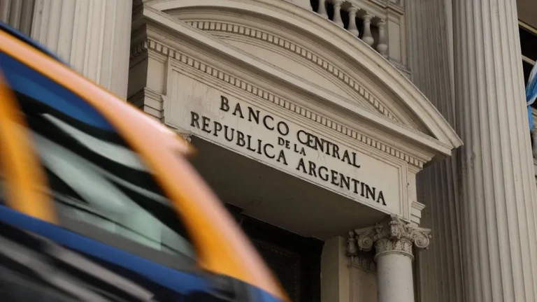planes - "No hay planes para eliminarlo" Bausili del BCRA sobre el SWAP con China